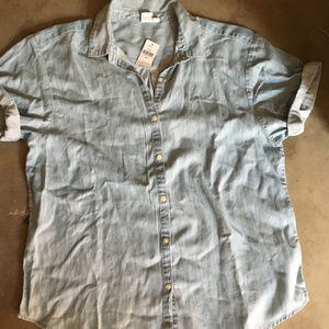 NWT Gap tencel chambray top, size medium